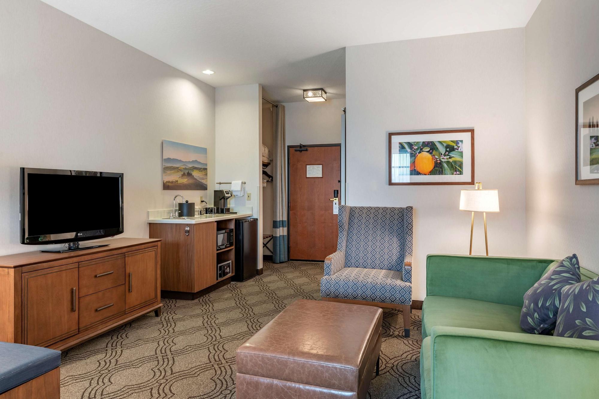 Best Western Premier Pasco Inn And Suites Exterior photo